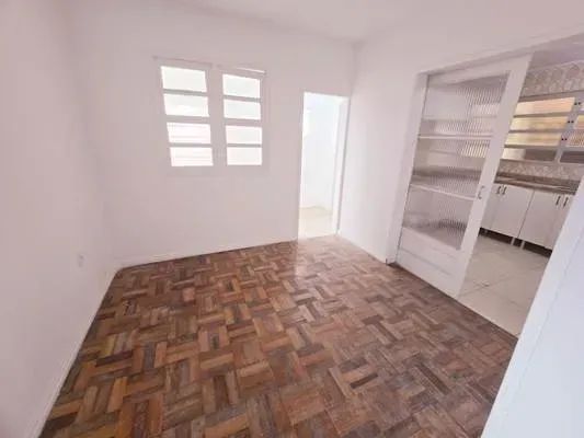 Casa na Rua Laura Caminha Meira, no Centro de Florianópolis - SC - Foto 5