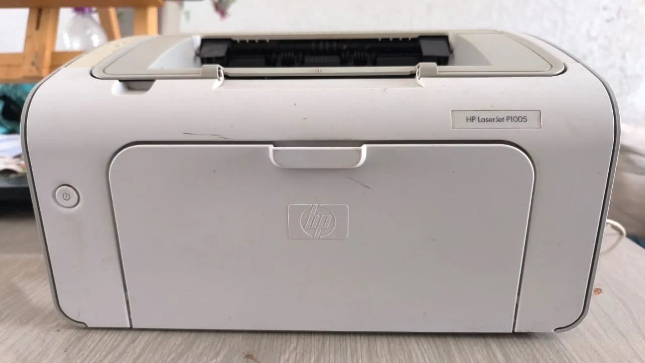 Impressora HP LaserJet P1005 - Monocromática - Foto 2