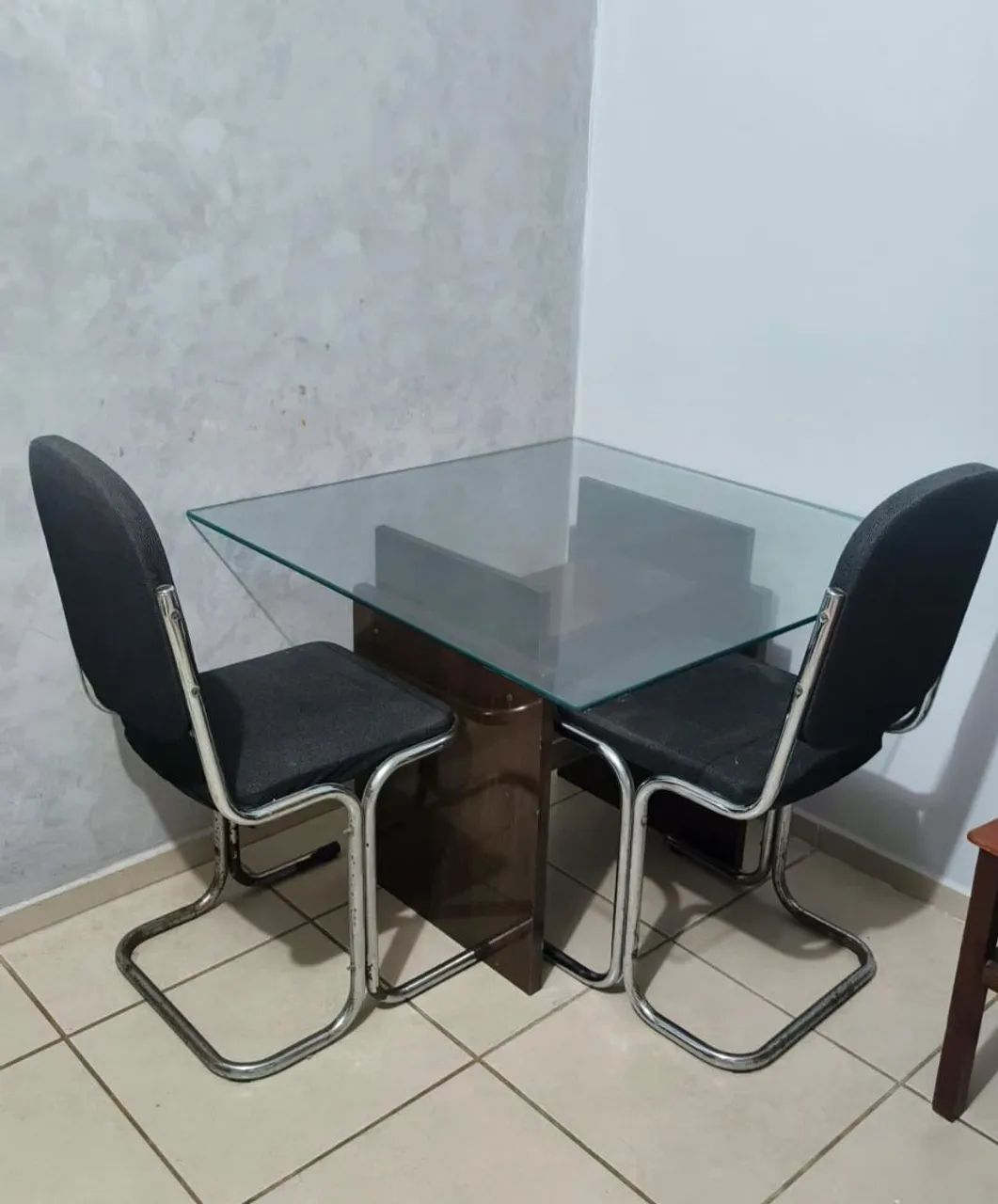 Kit Mesa de Jantar com duas cadeiras 