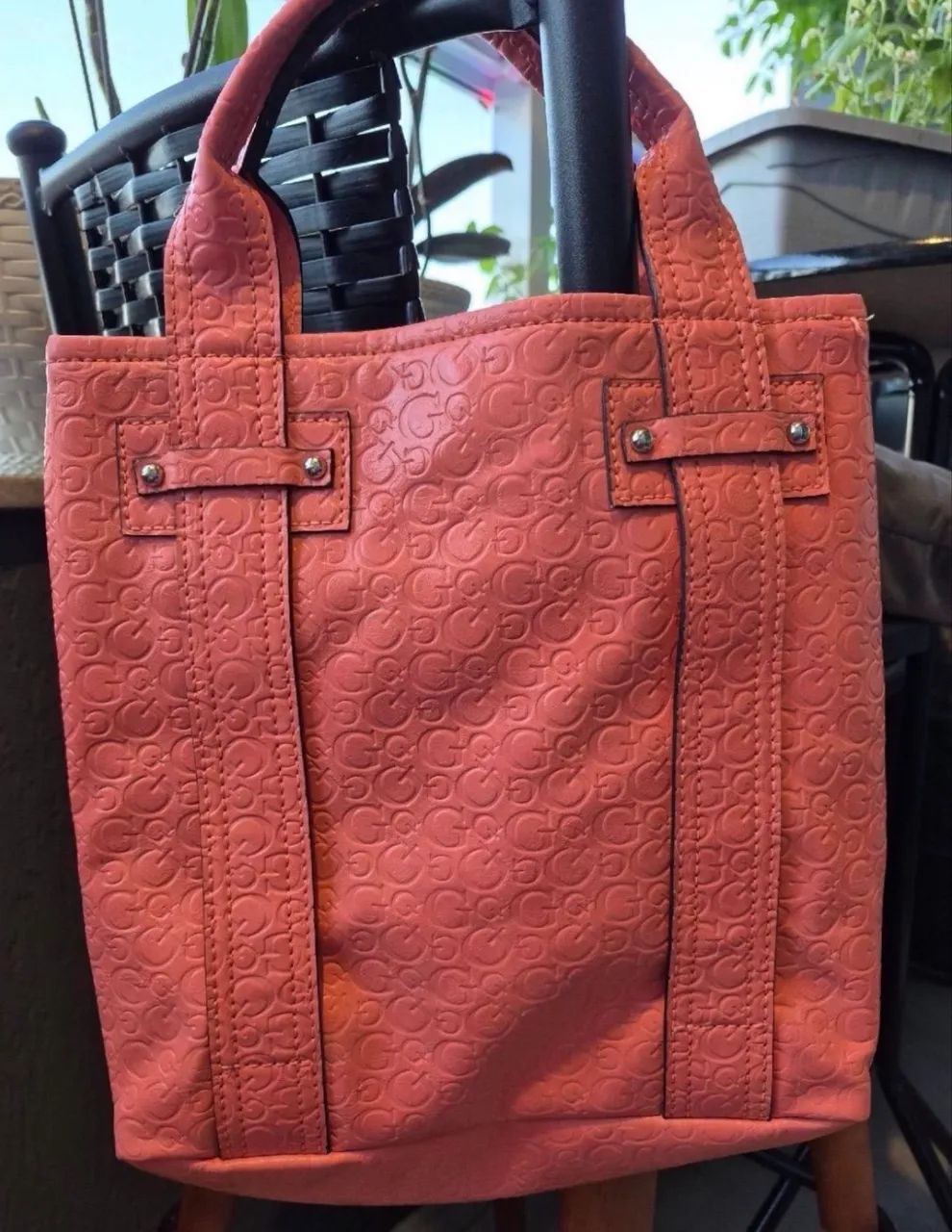 bolsa de mão Guess salmão - Foto 2