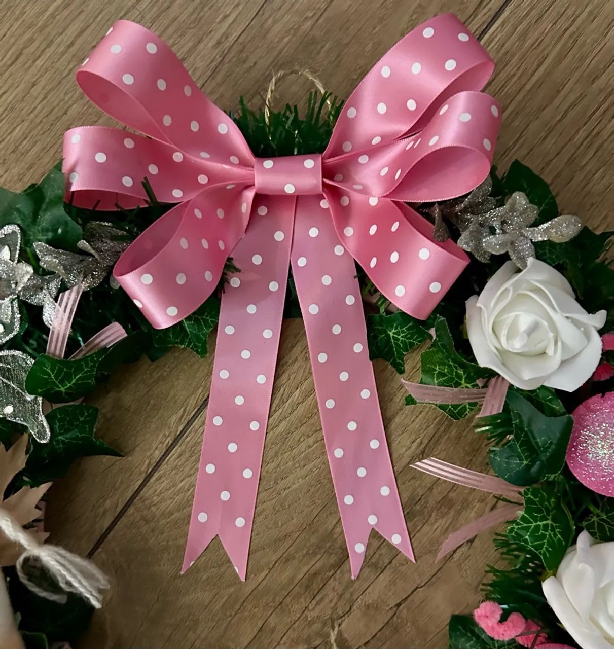 Guirlanda de Natal anjo e laço rosa - Foto 5