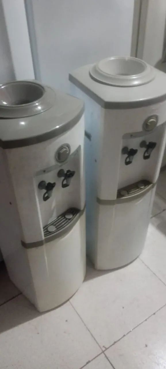 Bebedouro em ótimo funcionamento, chama 