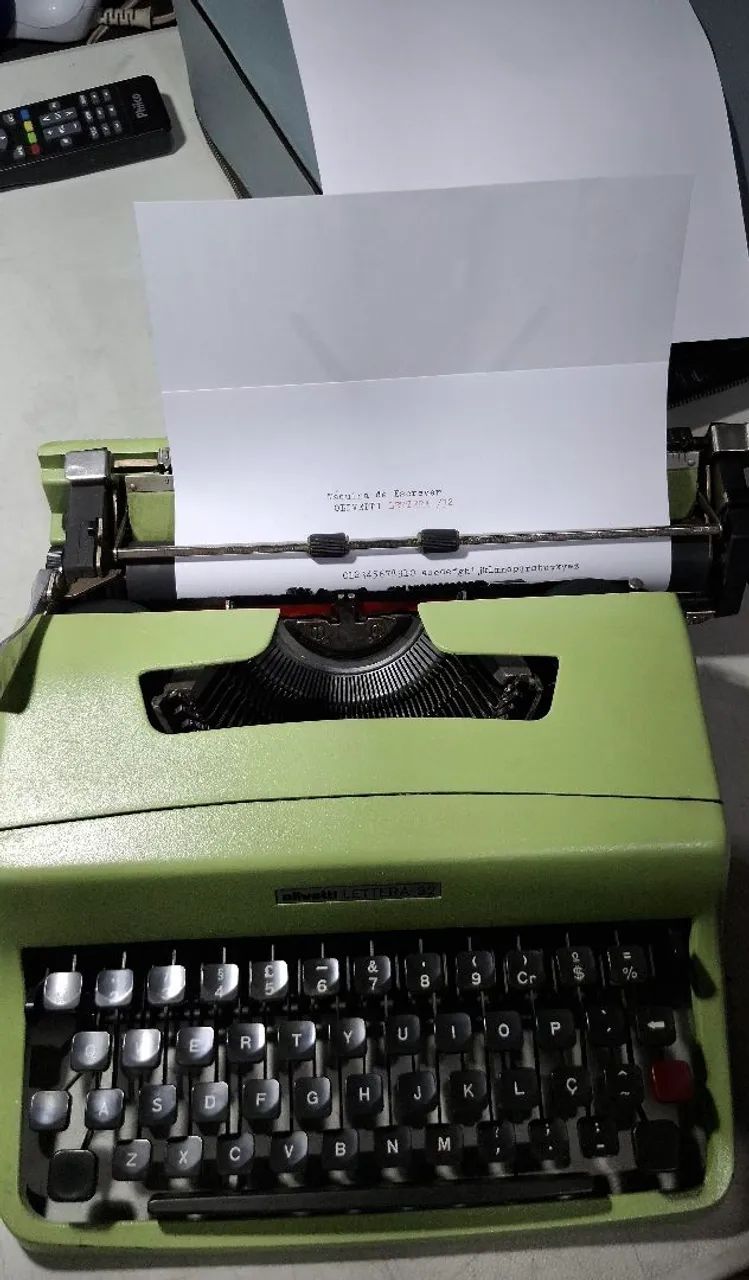 Maquina de Escrever Olivetti Lettera 32