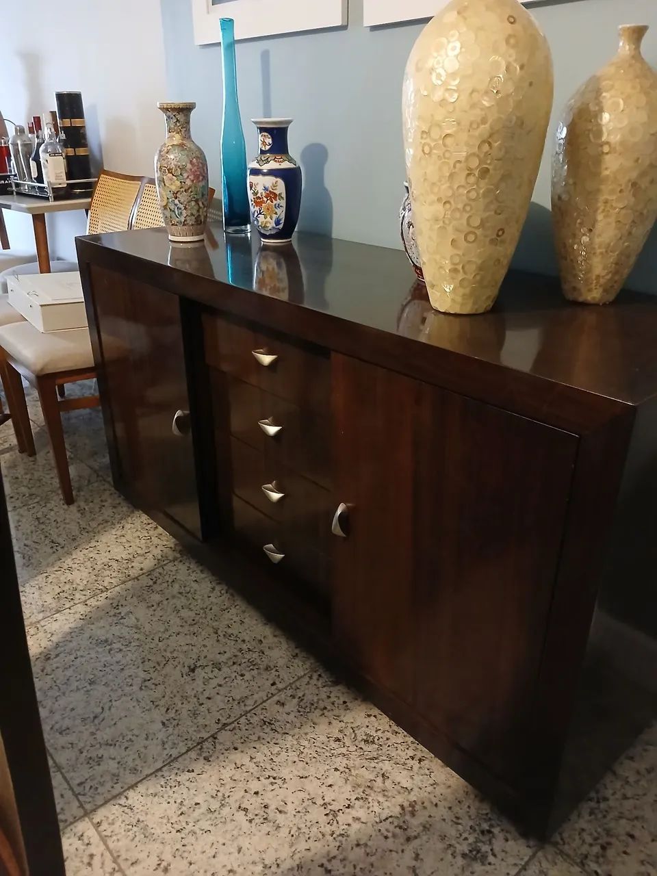 Lindo buffet para sala