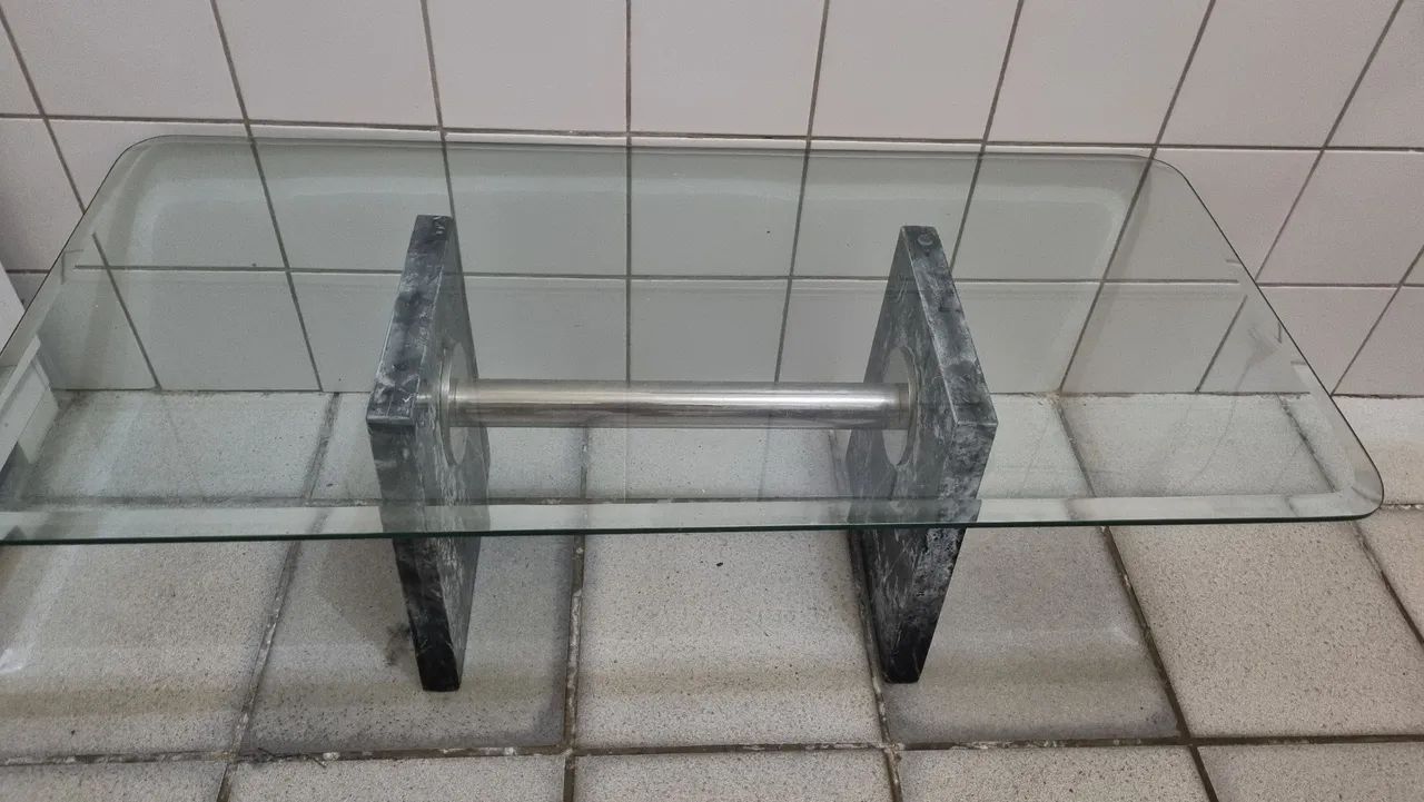 VENDO CENTRO GRANDE COM BASE DE MARMORE E INOX