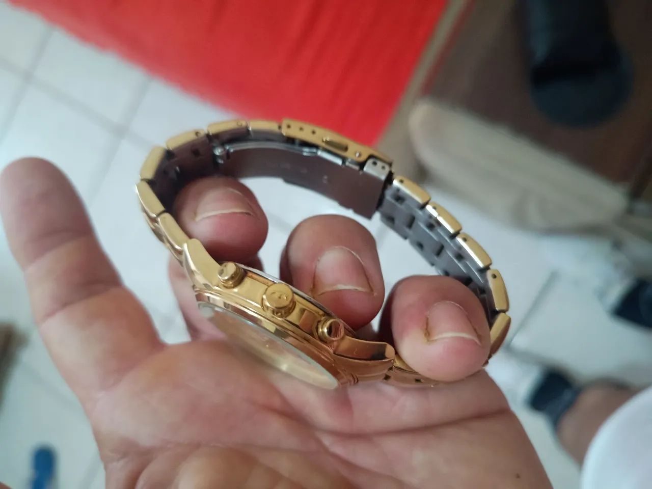 Relógio , banhado a ouro,resistente a água. Bem conservado  - Foto 2