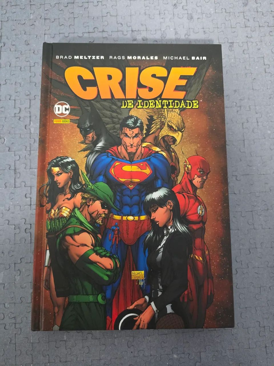 Crise de Identidade ( HQ Capa Dura ) - Foto 2