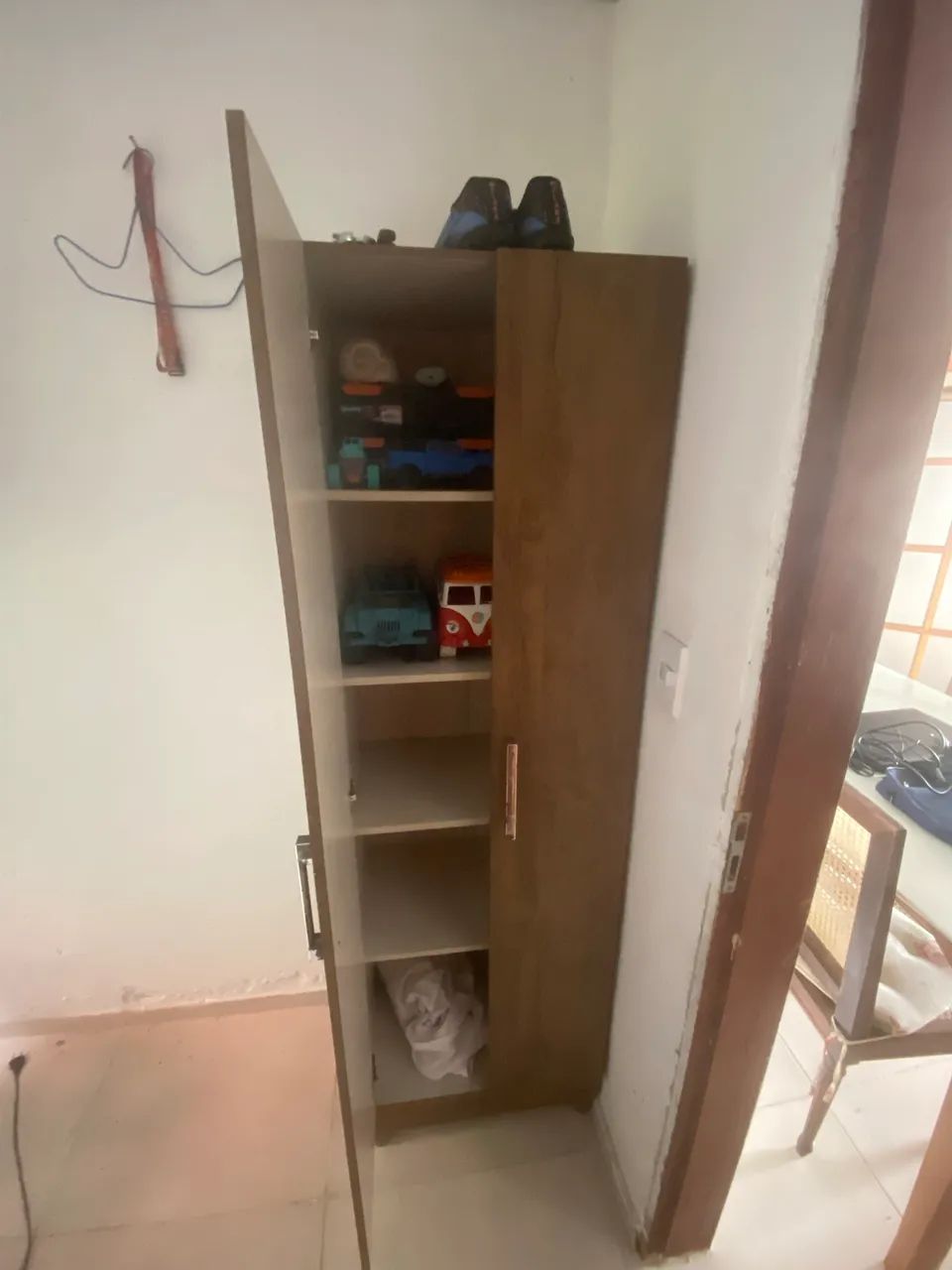 Sapateira/armario multifuncional 