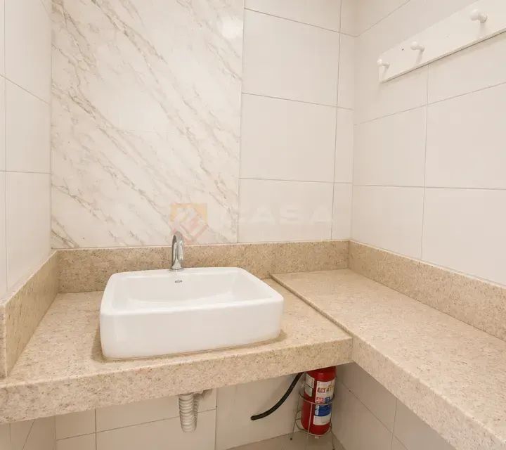 Prédio/Edifício inteiro com 2 quartos, 1 vaga, 52 m²  Loja Comercial com Mezanino à Venda - Foto 5
