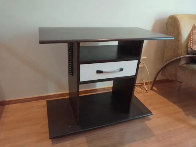Mesa rack com gaveta e suportes para cds - Foto 2