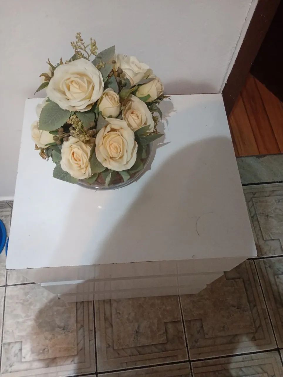 Vaso com flor artificial 