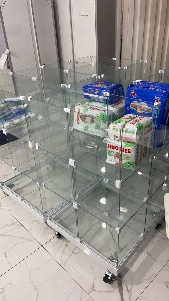 ? Vitrine expositora de vidro modular com rodízios - Foto 3
