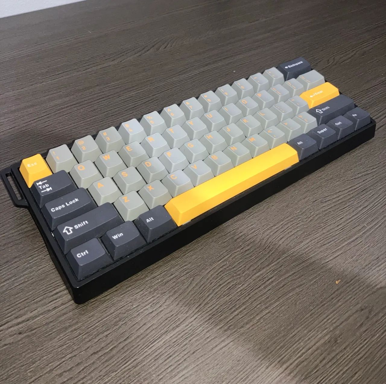 Teclado Magn ético 60% RGB - Foto 2