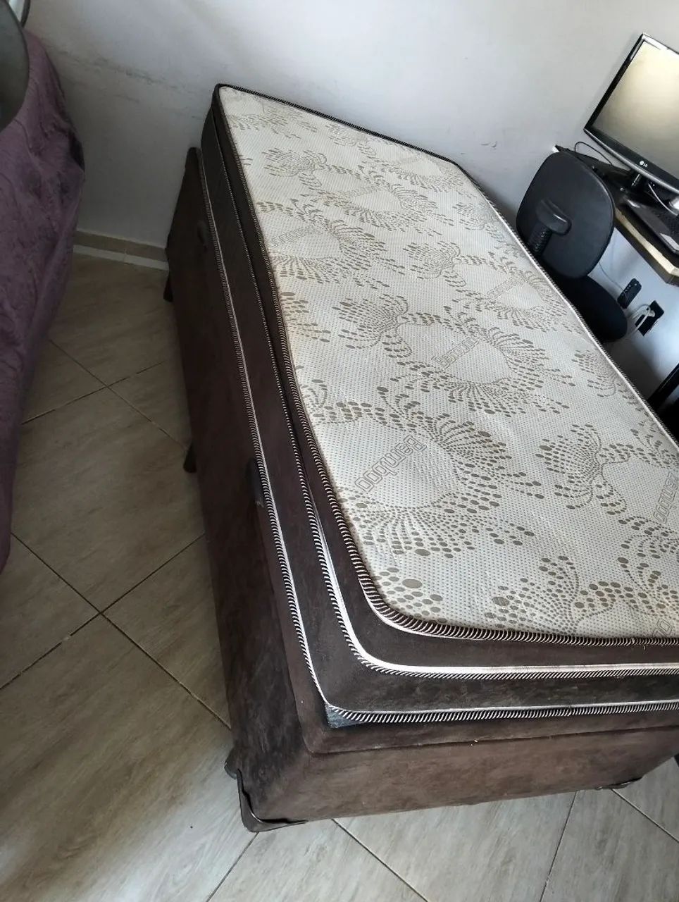 Cama Box solteiro, semi-novo (higienizado)
