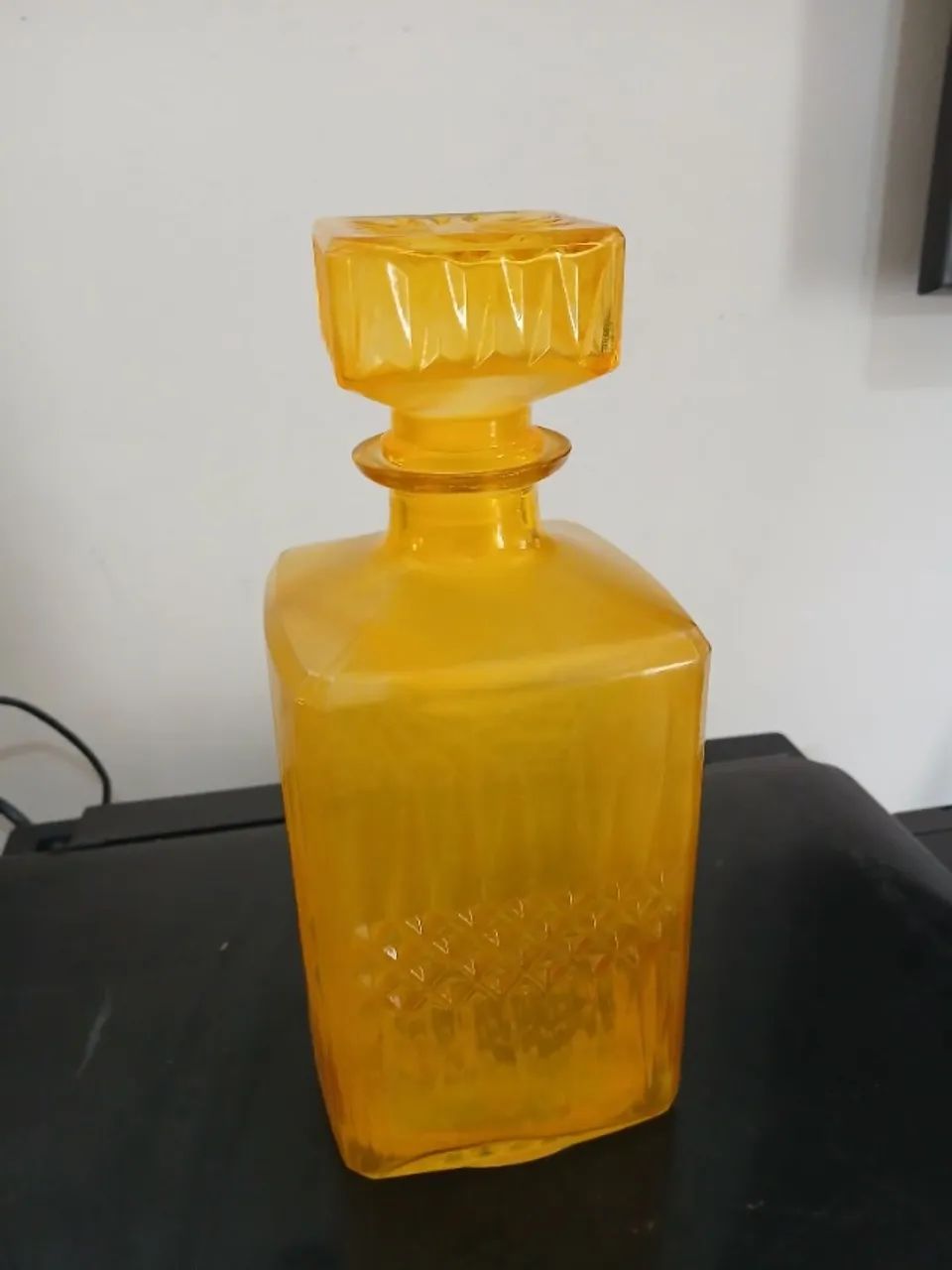 garrafa licoreira de vidro âmbar - antiguidade