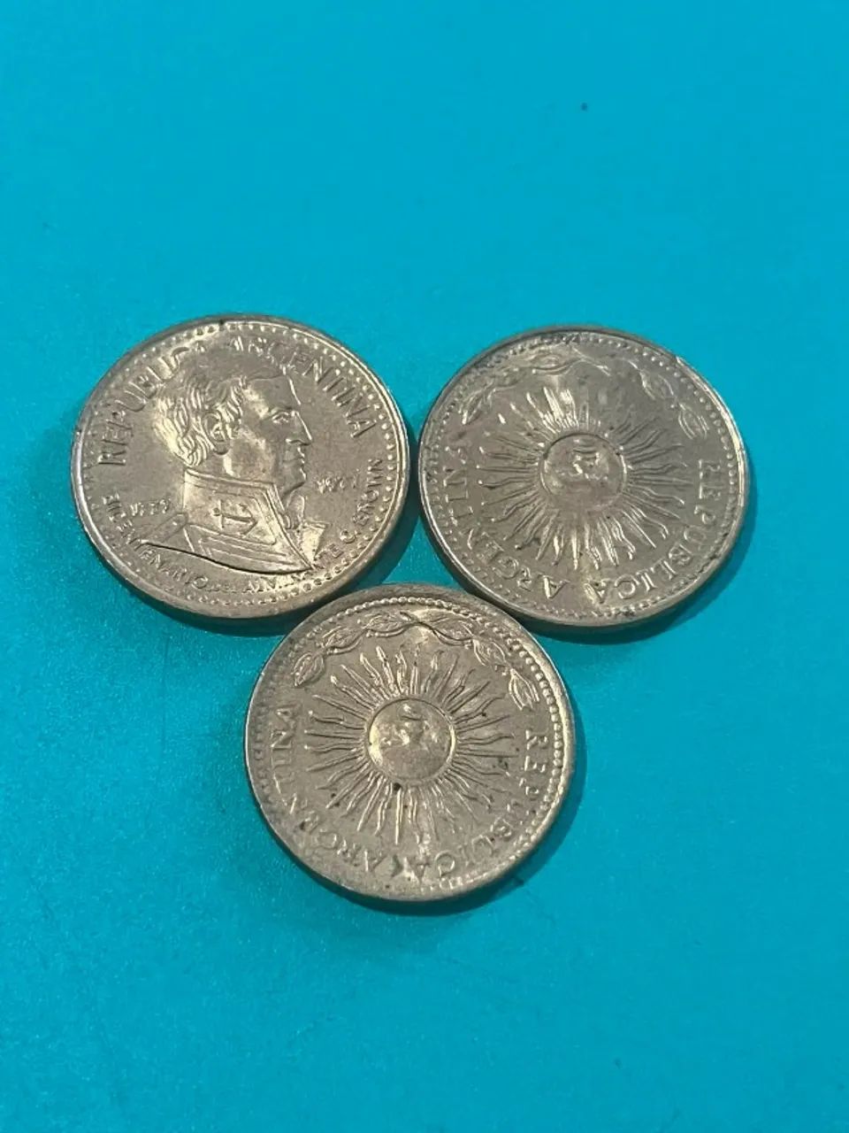 moeda de 10 pesos da Argentina de 1977 - Foto 2