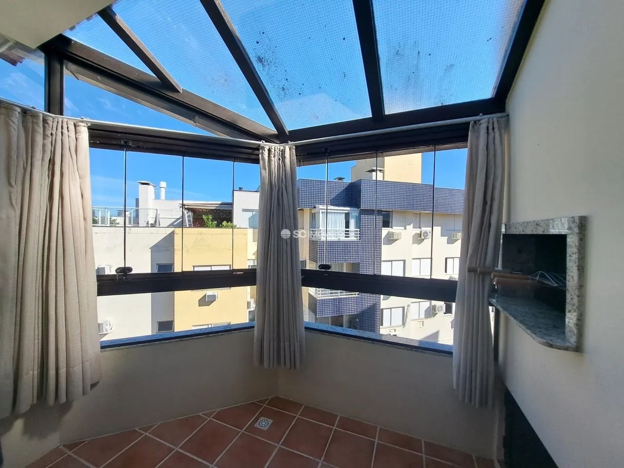 Apartamento mobiliado 2 dormitórios - Foto 5