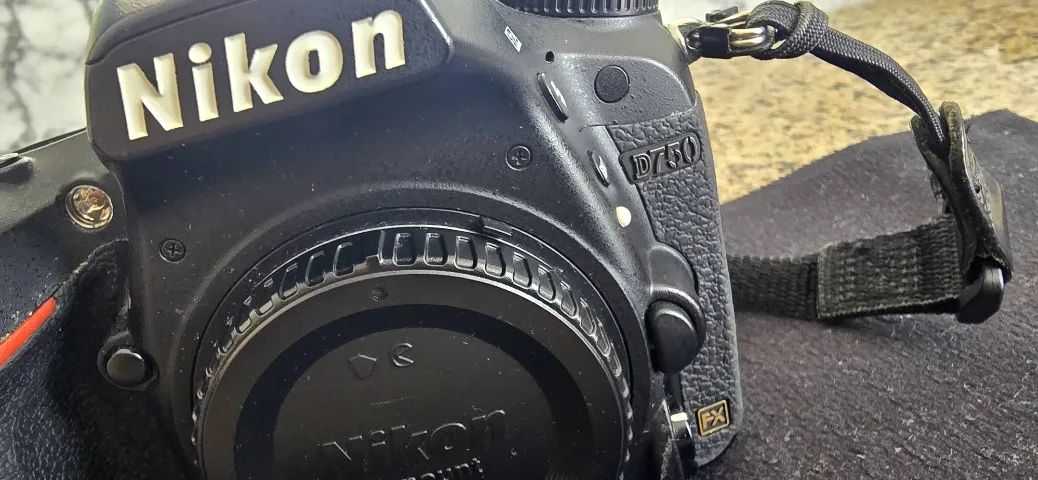 Nikon D750 Full Frame em Ótimo Estado - Foto 3