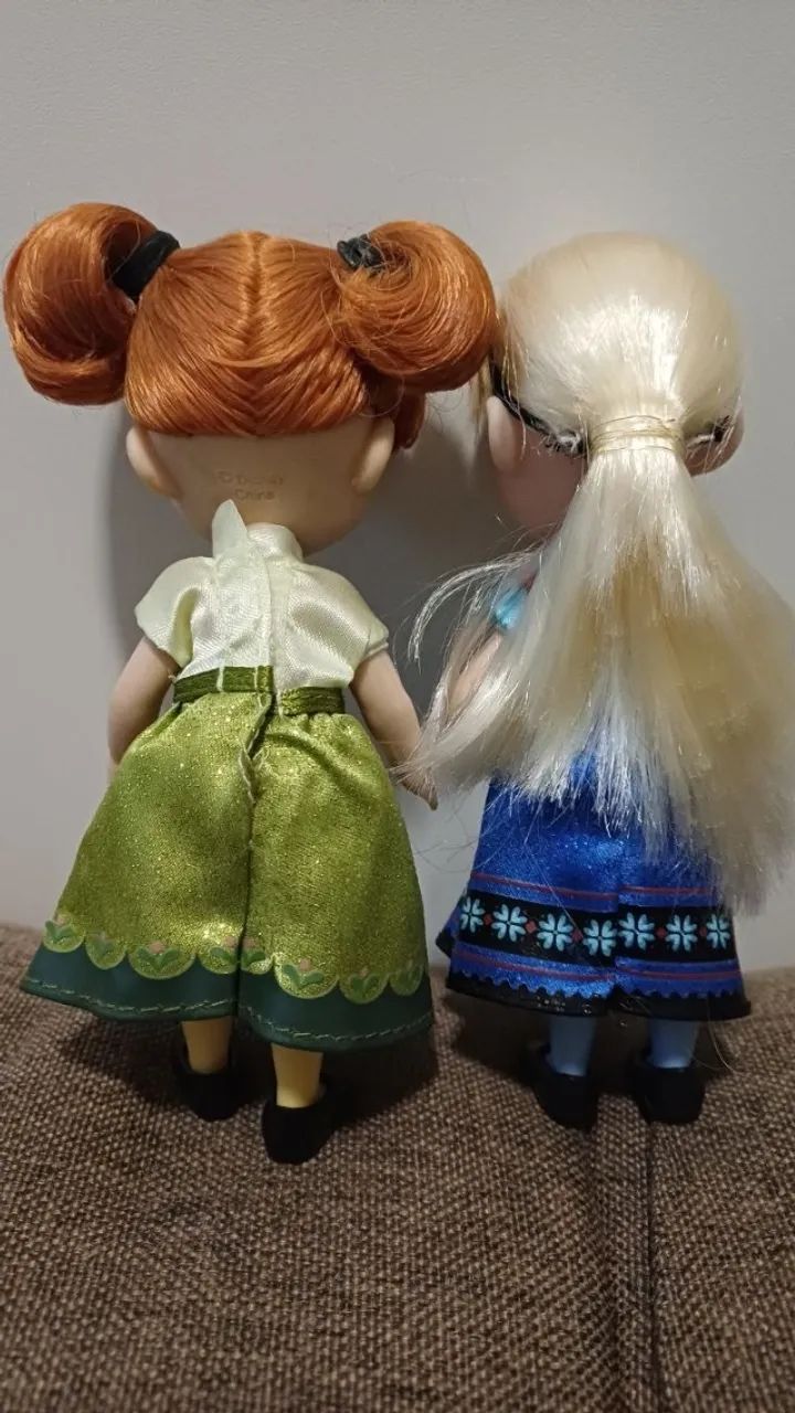 Bonecas Anna e Elsa (Frozen) Disney Animators Original 13cm - Foto 4