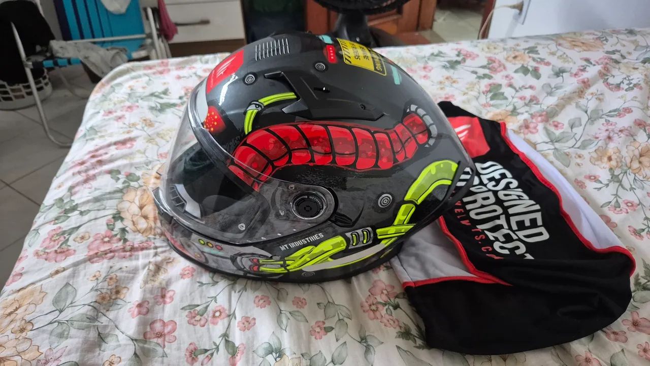 Capacete mt brakersv