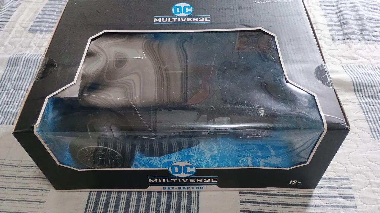 Veículo McFarlane toys DC multiverse Bat-raptor.