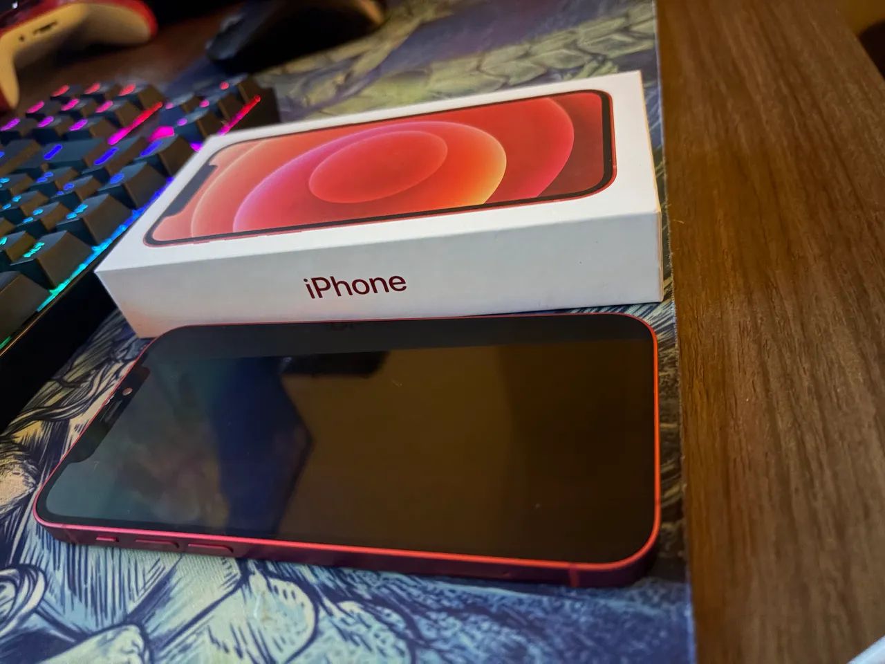 iPhone 12 red bateria 84%