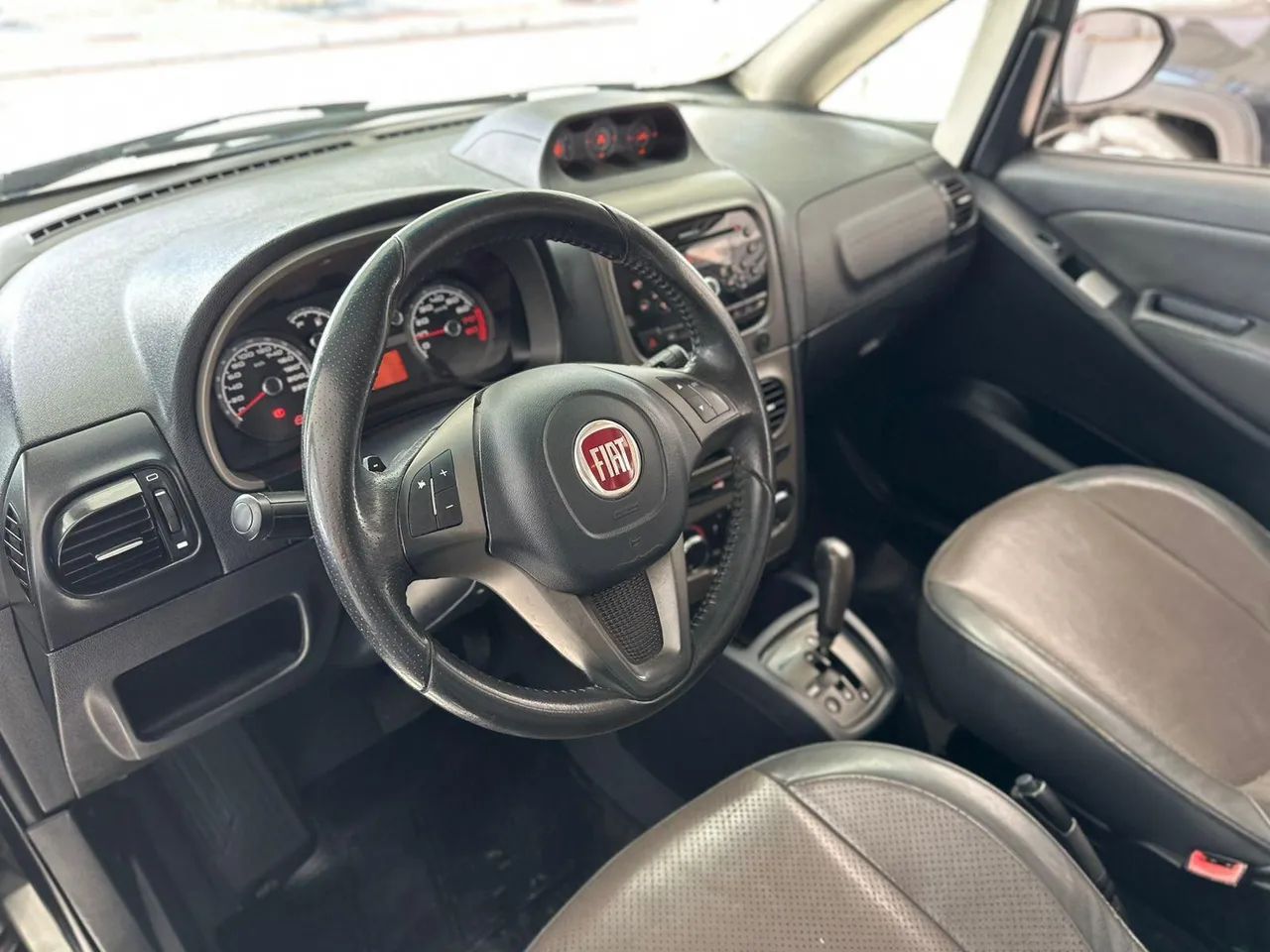 Fiat Idea Adv./ Adv.lock.dualogic 1.8 Flex 5P 2015 - Foto 5