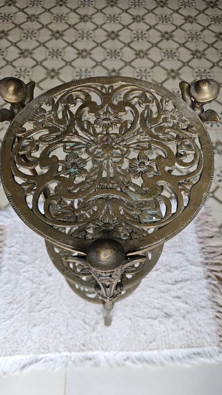 Mesinha bronze maciço  - Foto 5