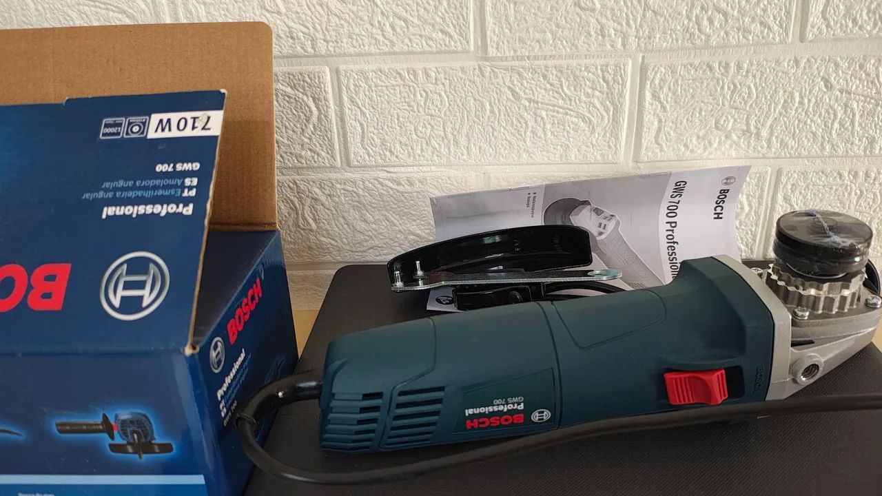 Esmerilhadeira Bosch GWS 700 Bosch Angular 127v - Foto 4