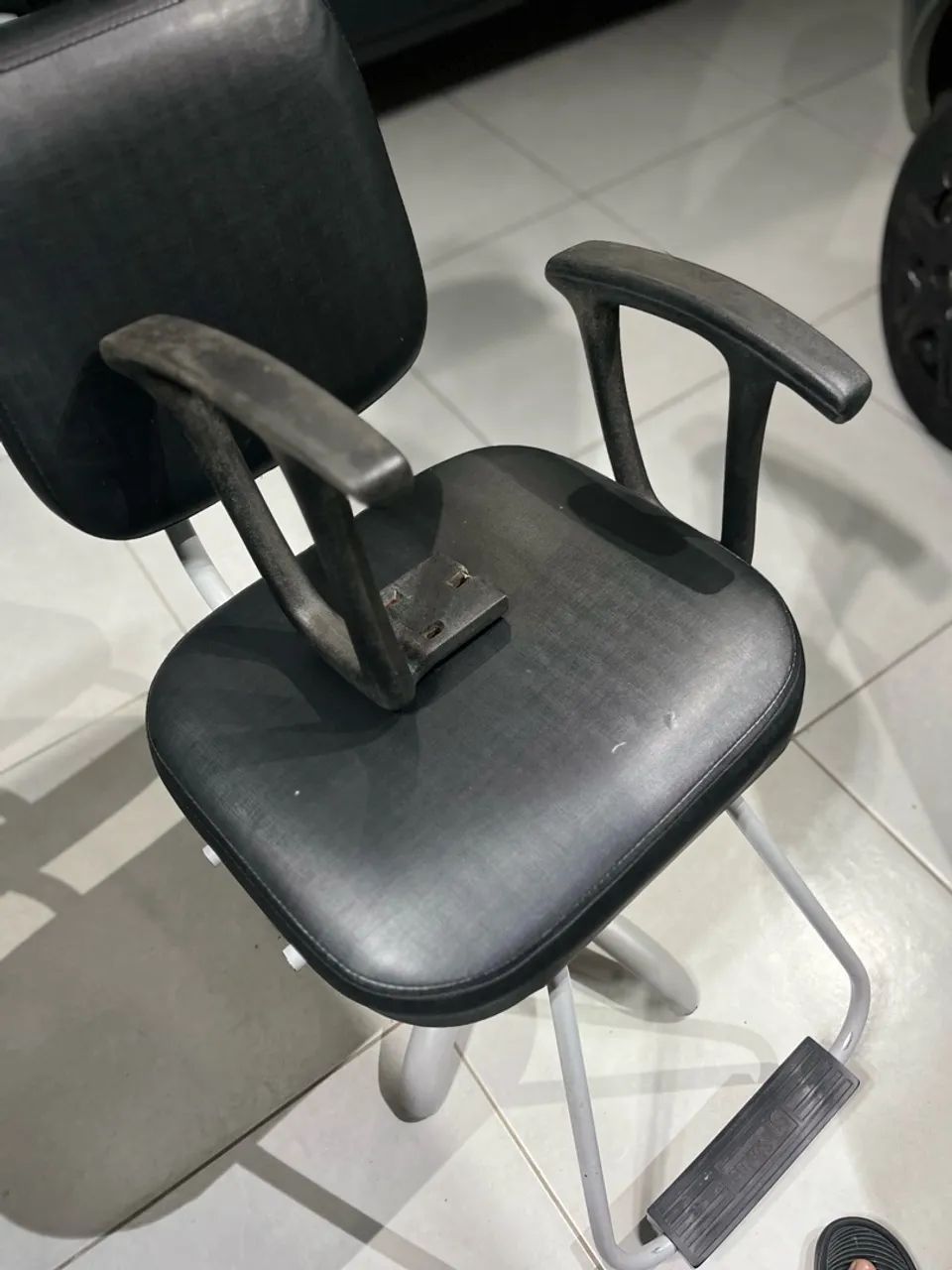 Cadeira para Salão Preta  - Foto 4