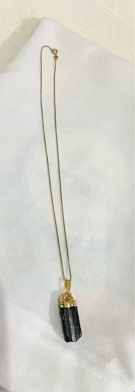 Vende-se Colar Dourado com pedra natural Turmalina. - Foto 2