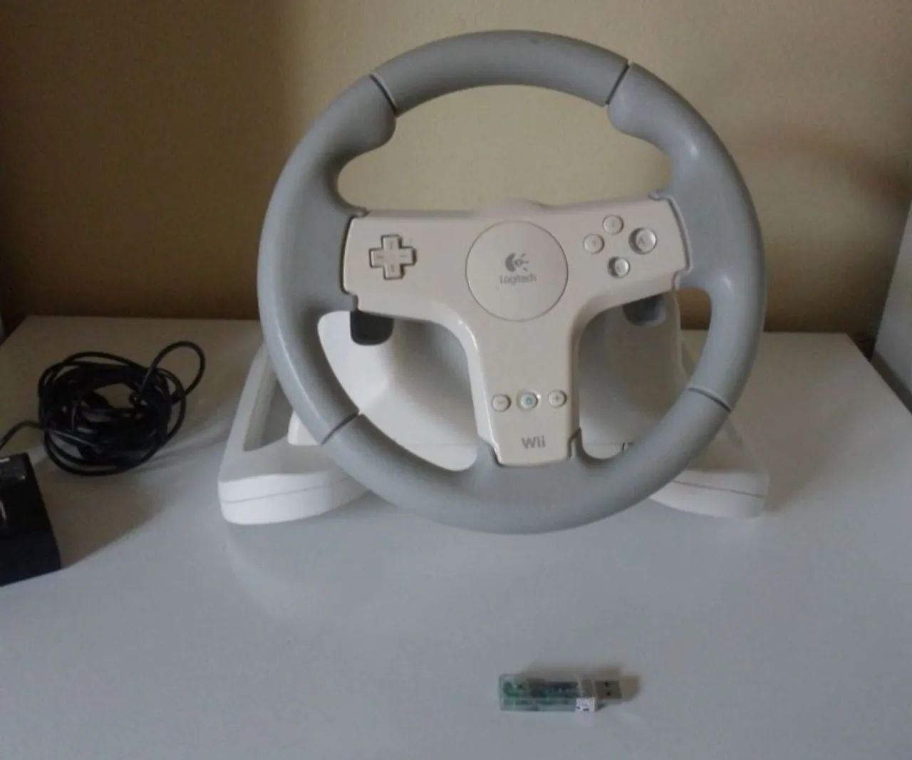Volante Logitech speed force para Nintendo Wii.