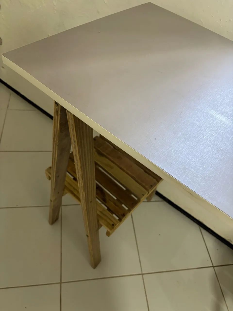 Mesa com cavaletes 120x50 - Foto 2
