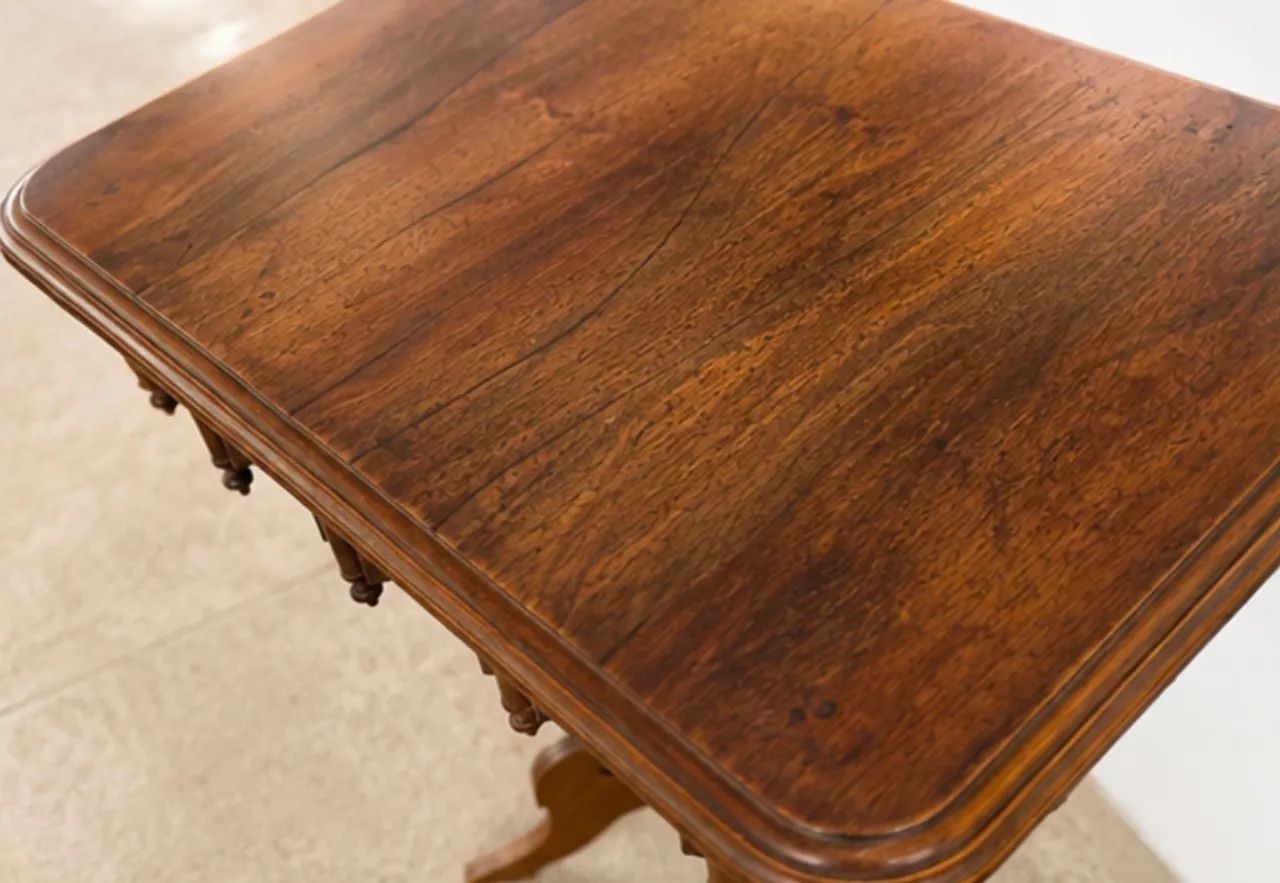 MESA ANTIGA EM MADEIRA MACIÇA - ESTILO CLÁSSICO COM GAVETA - Foto 2