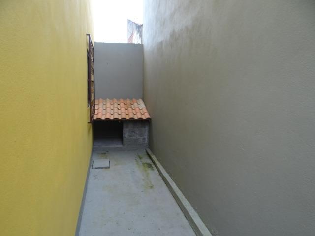 Lindo sobrado, 04 dormitórios, 03 banheiros, terreno todo murado - Foto 4