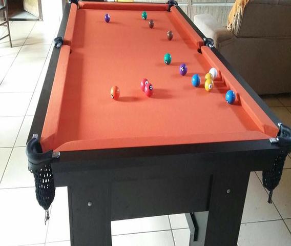 Mesa com 4 Pés Cor Preta Tecido Laranja Mod. EYGD4252