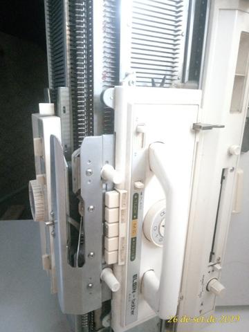 Máquina de tricô Elgin Brother 840 - Foto 2