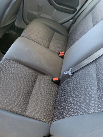 Focus GLX sedam 1.6 completo 4 pneus novos - Foto 10