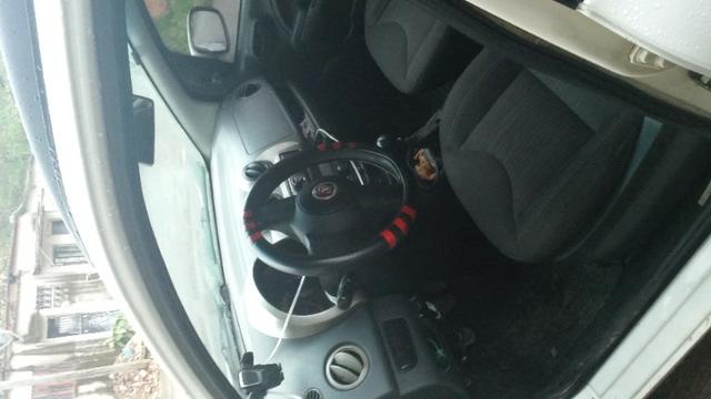 Fiat uno way dou de entrada e assumo financiamento - Foto 3