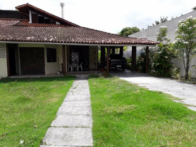 Vendo uma linda casa com piscina no lago azul