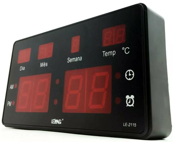 Relógio de Parede LED Digital Temperatura Grande - Foto 2