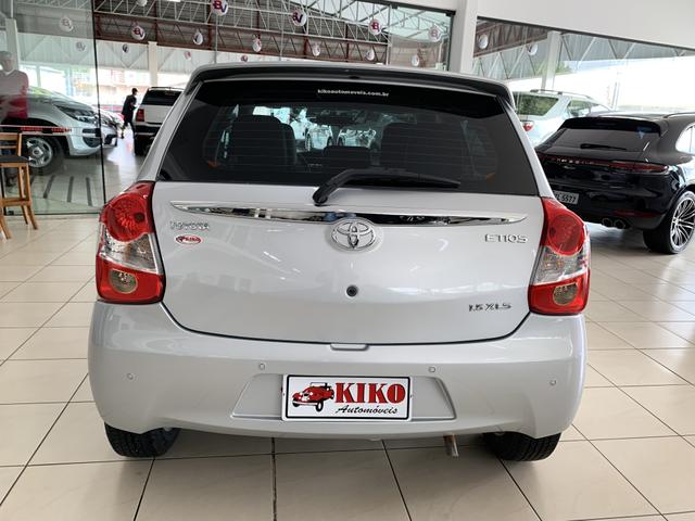 Toyota Etios HB 1.5 Xls Automático 2017 - Foto 8