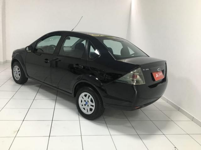 FIESTA 1.6 SEDAN COMPLETO - Foto 2