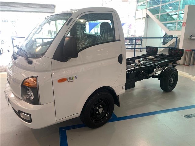 HYUNDAI HR 2.5 LONGO SEM CAÇAMBA 4X2 16V 130CV TUR