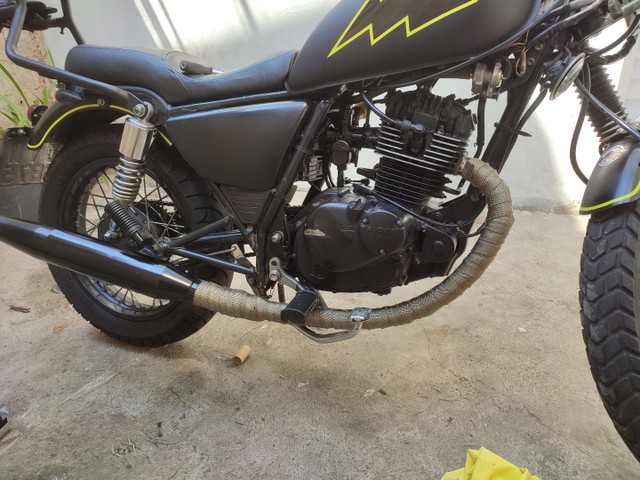 INTRUDER 125 CUSTOMIZADA