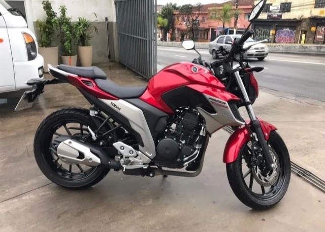 YAMAHA FZ25