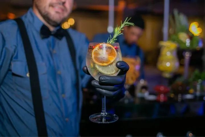 Aluguel de Bar e Bartender para Festas - Experiência Única em Drinks! - Foto 2