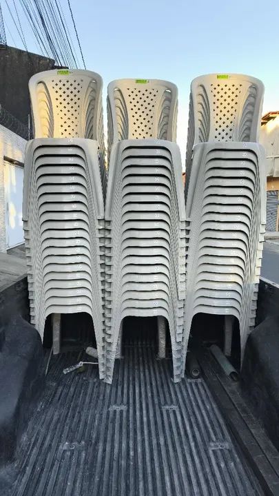 Cadeiras de Plástico Empilháveis - Foto 3