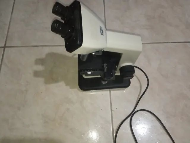 Microscópio Nikon Binocular Objetivas: 4x, 10x, 40x, 100x Usado Whats * msg