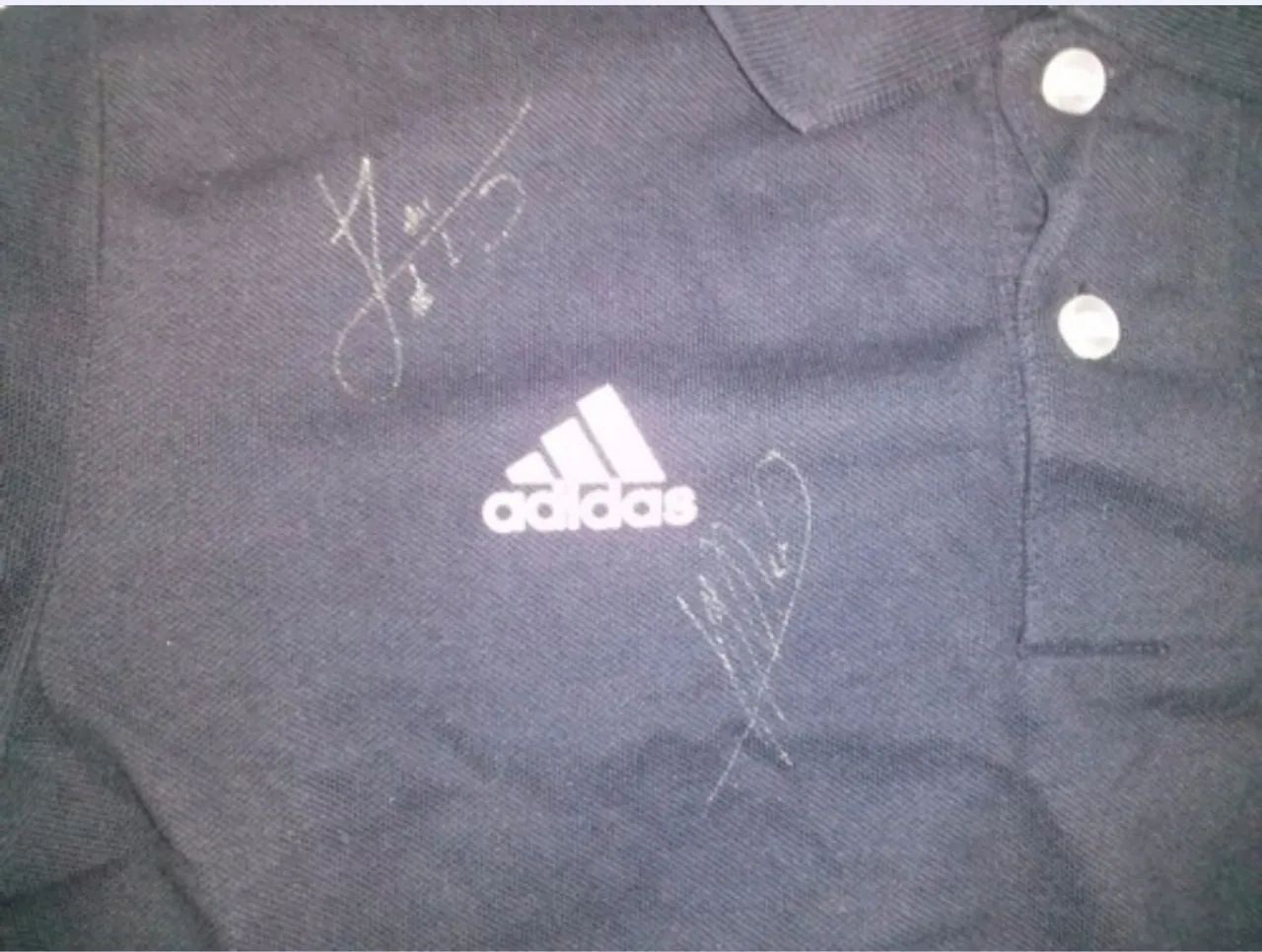 CAMISA ORIGINAL DA ORGANIZAÇÃO DA COPA 2014 NO BRASIL AUTOGRAFADA POR MESSI E DI MARIA. - Foto 2